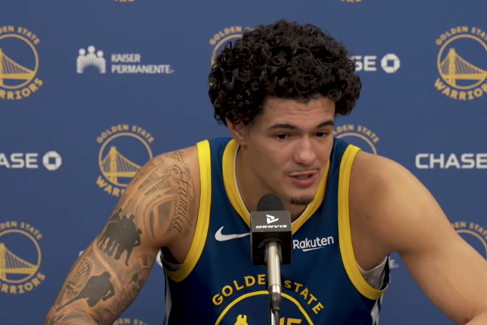 勇士客场惨败尼克斯21分逆转 桑托斯失误成关键