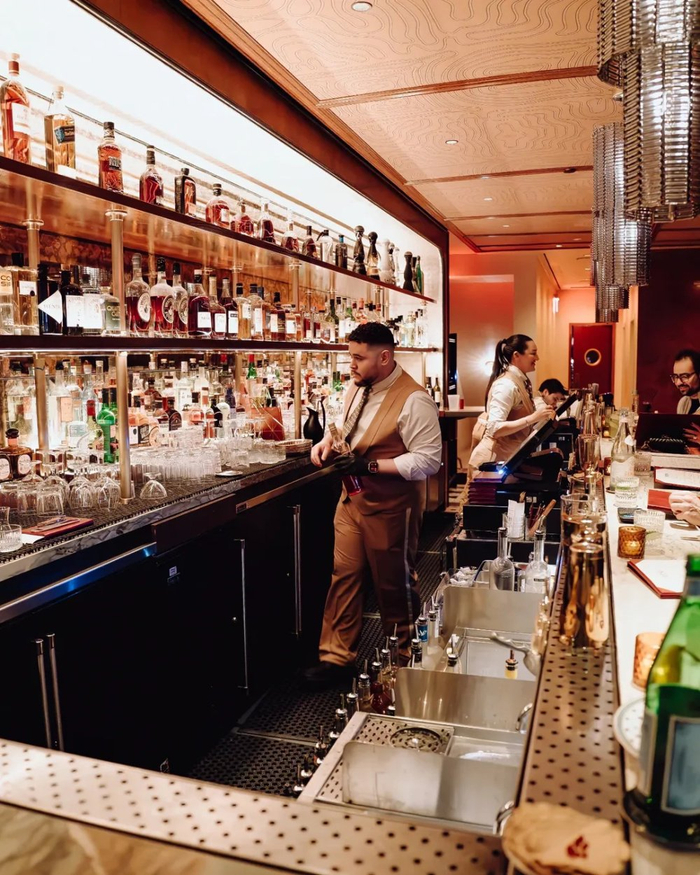 吉米-巴特勒晒场外照分享康复期积极心态