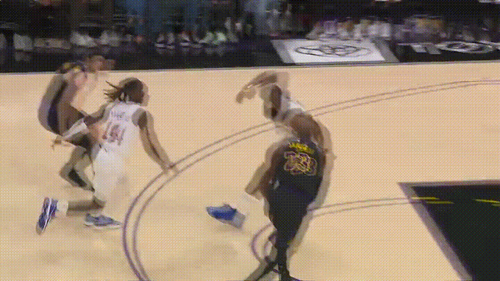 湖人轻取骑士 詹姆斯超越贾巴尔登顶历史胜场榜